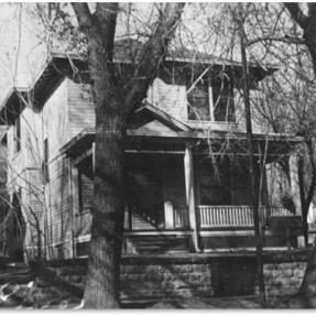 933 Pine St building.