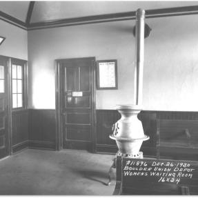 Women’s waiting room. 1930.