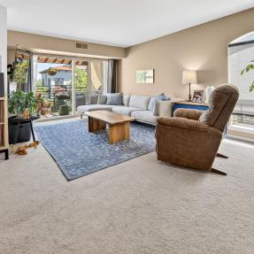 2510 Taft Drive Unit 300 Living room