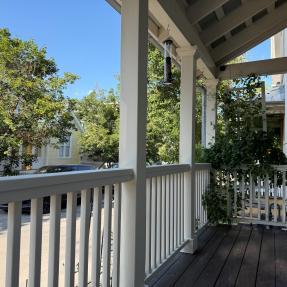 2616 Thornbird - Porch