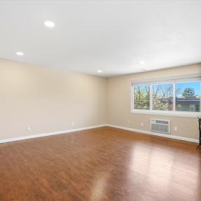 3365 Chisholm Trail B302 Livingroom