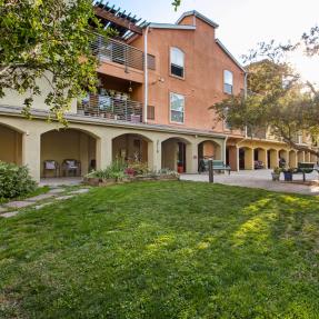 2510 Taft Dr Unit 308 building outside
