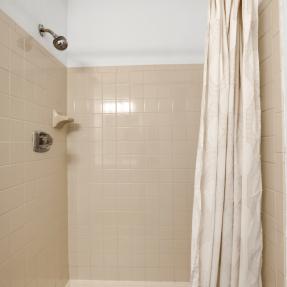 3525 28th St Unit 304 bathroom space