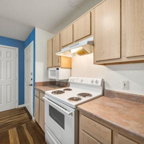 2510 Taft Dr 302 kitchen stove